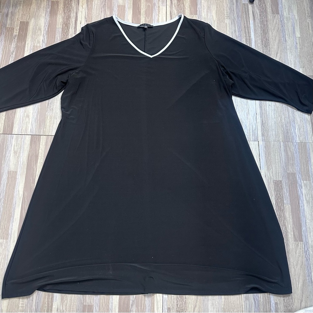 Black V-Neck Dress with White Trim Women’s Plus Size 3X